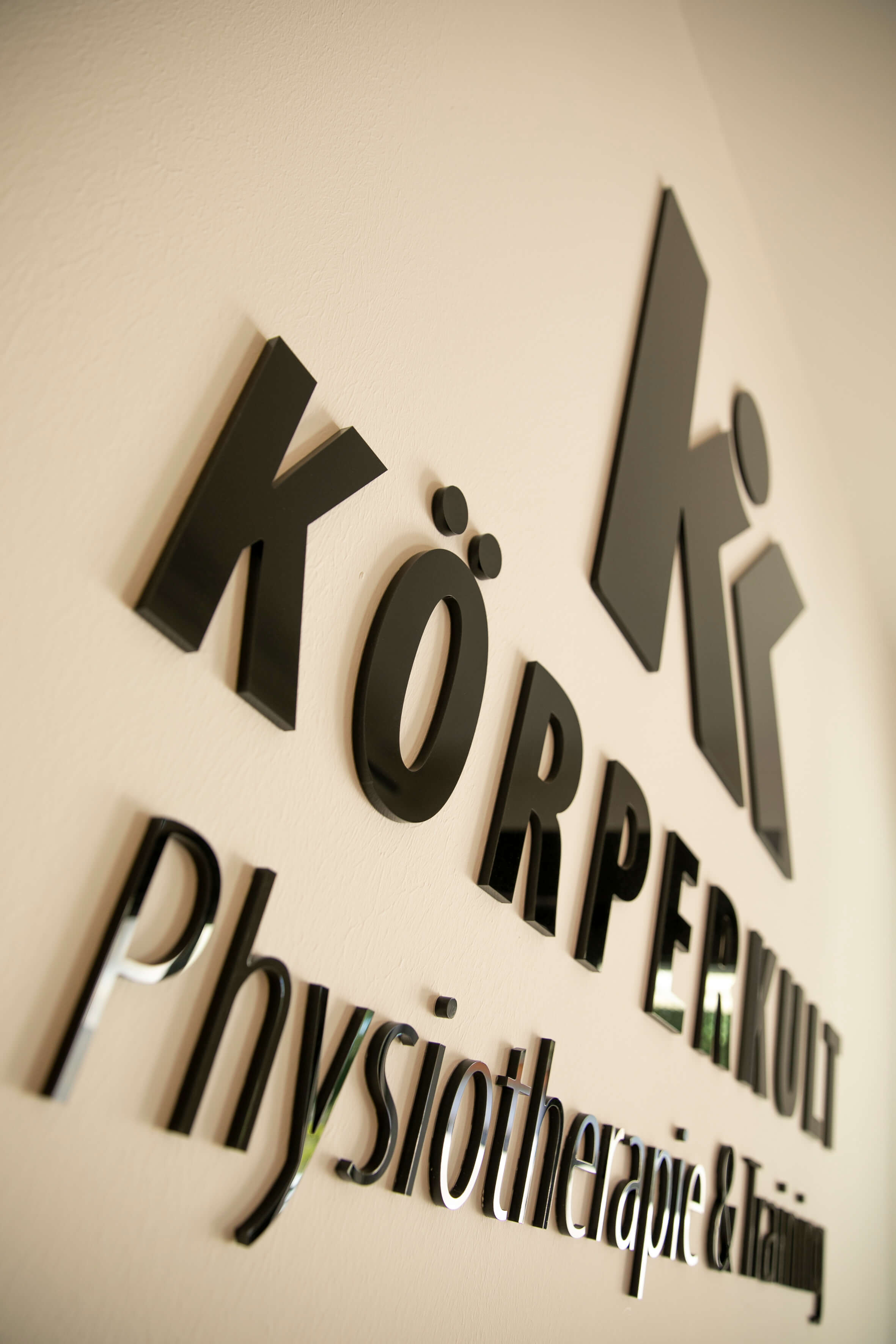 Wir suchen Verstärkung! Wir suchen Verstärkung - Karriere bei KÖRPERKULT.